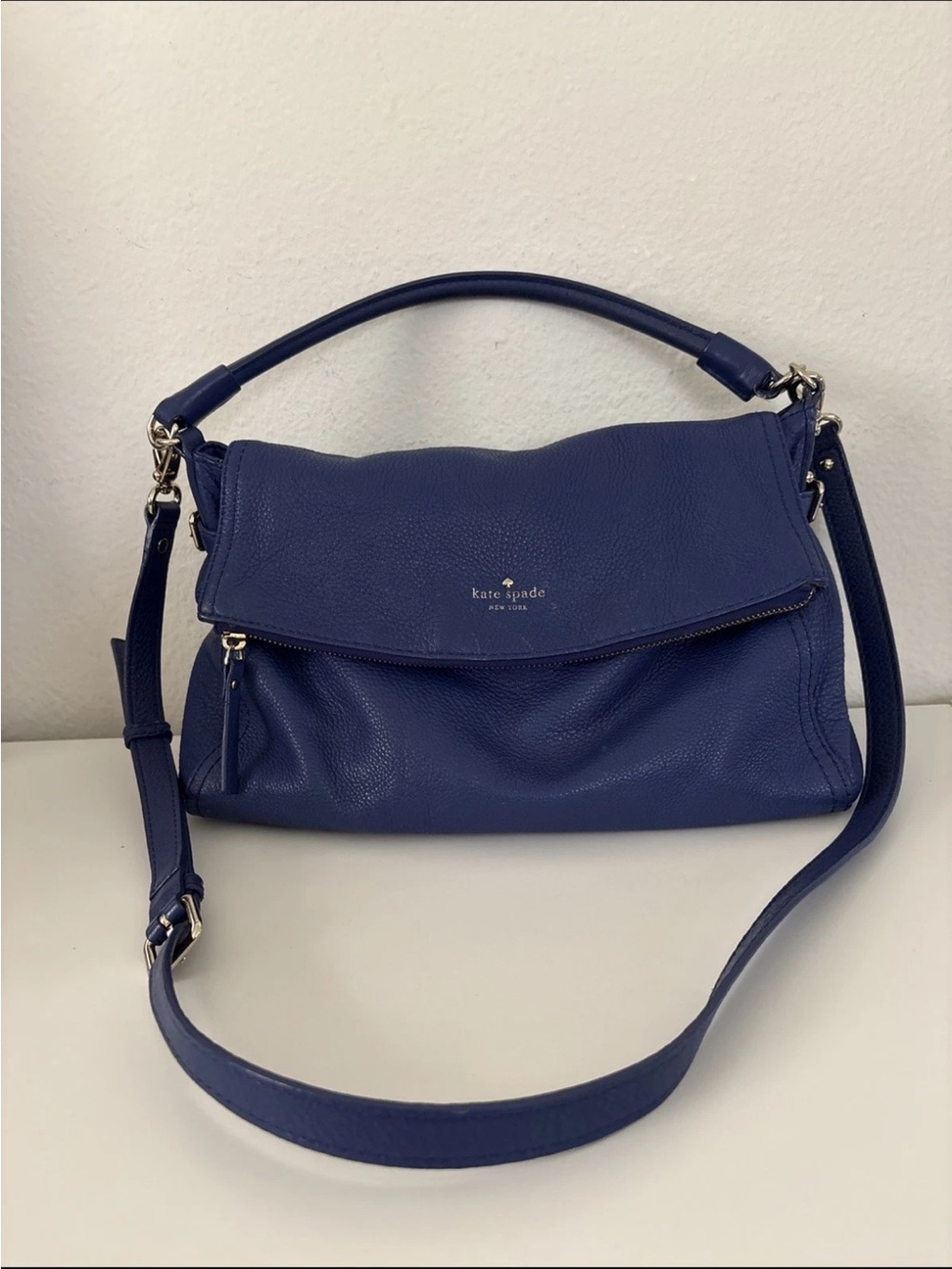 kate spade navy blue pebbled leather foldover shoulder bag